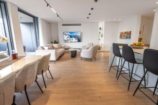 מיקונוס על הים נהריה - 1