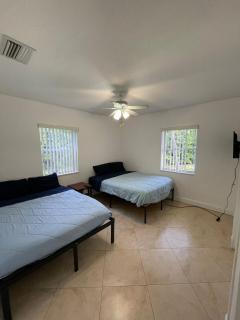 Spacious 5Bdrm, 3Bath Ideal for Families & Groups! - 3