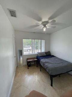 Spacious 5Bdrm, 3Bath Ideal for Families & Groups! - 1