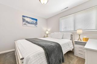 ᨒStylish 4BR | Movie Lounge | 10 min to Ft Carsonᨒ - 8