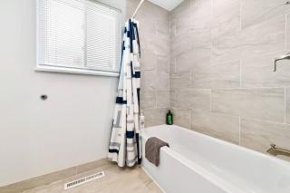 ᨒStylish 4BR | Movie Lounge | 10 min to Ft Carsonᨒ - 6