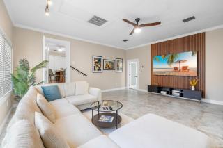 2 King Suites - Hot Tub - Large Patio - Sleeps 12 - 0