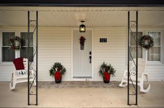 Relax & Unwind Cozy Farmhouse Near Natural Bridge State Park - 9