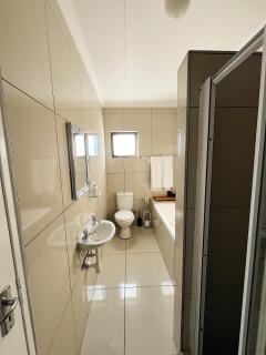 Casa Bliss, Stylish City Escape - 2