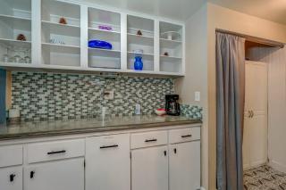 Renton Oasis - Relaxing 3BR Home with Great Outdoor - 3