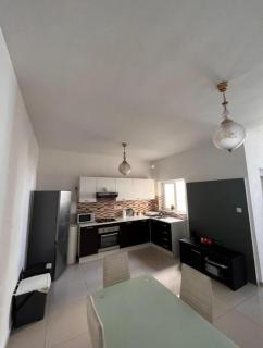 Sliema Central with Balcony Airconditioned and Comfortable Self Check IN - 3