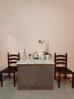 Sliema Central with Balcony Airconditioned and Comfortable Self Check IN - 9