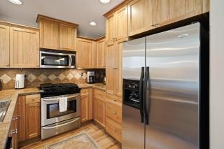 Ellie 30 Days minimum - 2