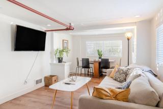 Cozy Private Urban Oasis - The Ballard Bungalow - 0