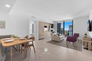 Modern Stylish Apt 2BR-2BTH - 6