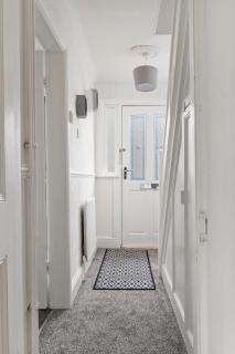 Cosy Grimsby House with Free Parking - 9