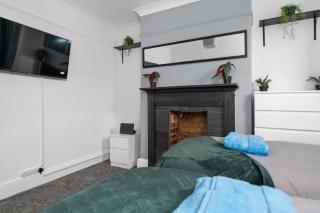 Cosy Grimsby House with Free Parking - 6