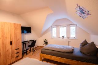 Evelyns Apartment, nahe der Therme und dem Zentrum, privat Parkplatz, Balkon, Highspeed-WLAN - 2