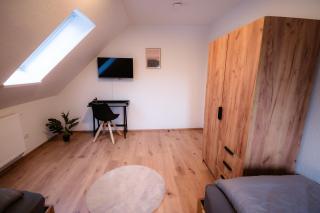 Evelyns Apartment, nahe der Therme und dem Zentrum, privat Parkplatz, Balkon, Highspeed-WLAN - 4
