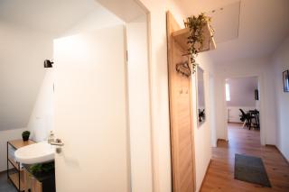 Evelyns Apartment, nahe der Therme und dem Zentrum, privat Parkplatz, Balkon, Highspeed-WLAN - 5