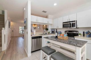 25 Min to Ana Maria Island, Heated Pool, 3 min to Shooping Center, New furniture - 1