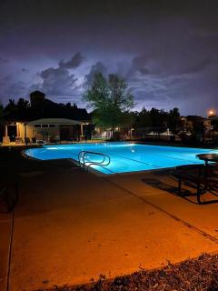 Private Basement Suite Bedrooms Bath Kitchen office Theater - 1