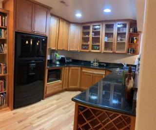 Private Basement Suite Bedrooms Bath Kitchen office Theater - 8