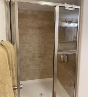 Private Basement Suite Bedrooms Bath Kitchen office Theater - 4