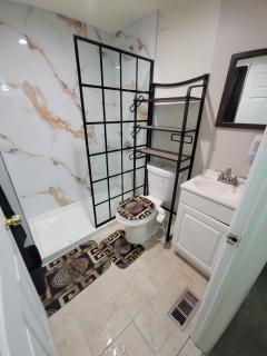 Kennedy House on Melrose Ave - 8