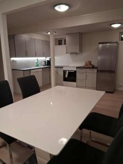 Apartment between the Fjellheisen and the Arctic Cathedral - 1