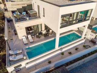 Villa Lemon, 3 Bedrooms, 4 Baths, Infinity Pool, Whirlpool, Cinema room, Sea view - 7