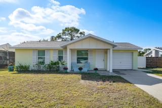 2 Mi to Beach! Snowbird Haven with Pool in Venice - 7