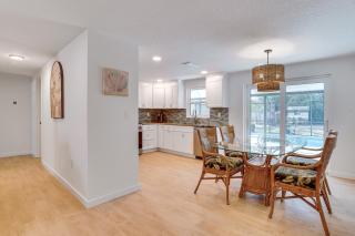 2 Mi to Beach! Snowbird Haven with Pool in Venice - 4