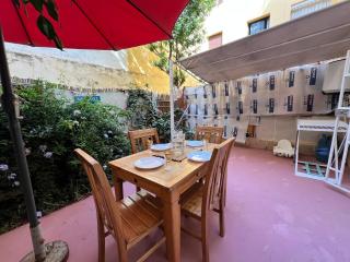 Cosy apartment steps from shore & public transport - 6