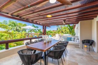 A luxurious 4bed 2level retreat - 8