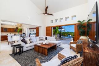 A luxurious 4bed 2level retreat - 7