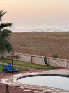 Evasion apartment with beach and pool views - 8