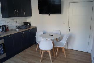 Luxury 1-Bedroom Apartment - Central Dundee - 1