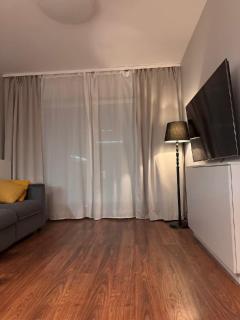 Before making request, read my profile host at the bottom of page # Spacious 3-Room Flat in Quiet Area - 8