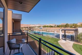 Golfers Poolside Retreat - 8