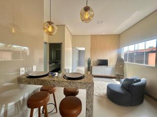 Casa 04 - Casa com 2 quartos, sendo uma suíte localizada próximo a rodoviária e o aeroporto - 0