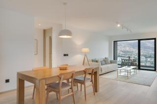 Sky-High Elegance Top-Floor Views of City, Ocean & Sunrise - 6