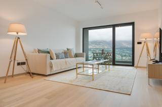 Sky-High Elegance Top-Floor Views of City, Ocean & Sunrise - 8