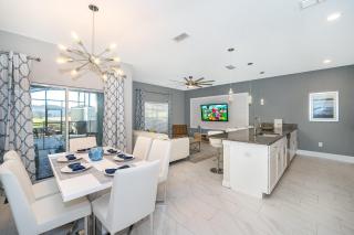 3151LS TOWNHOUSE 4 BEDROOMS & 3 BATHROOMS + POOL - 0