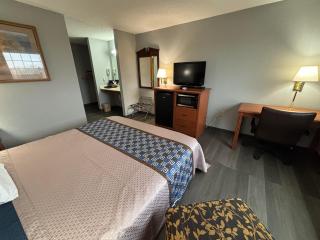 Covered Bridge Inn - 4