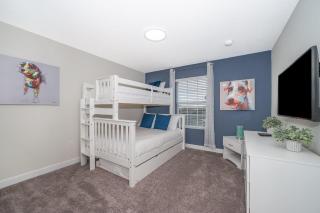 4964RS TOWNHOUSE 4 BEDROOMS & 3 BATHROOMS + POOL - 4