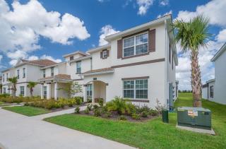 8981AV TOWNHOUSE 5 BEDROOMS & 4 BATHROOMS + POOL - 3