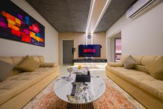 Luxury Family 3BR 75 QLED TV شقة عائلية - Riad - 4