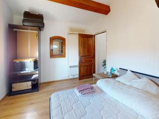 Villa familiale 7 pièces avec coin piscine privé - FR-1-785-29 - 2