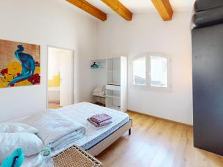 Villa familiale 7 pièces avec coin piscine privé - FR-1-785-29 - 1