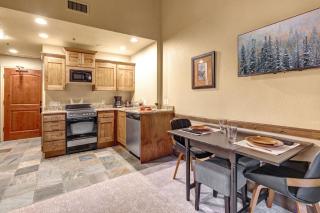 Copperbottom Inn 311 condo - 2