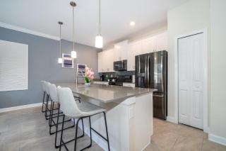 2921DH TOWNHOUSE 4 BEDROOMS & 3 BATHROOMS + POOL - 1