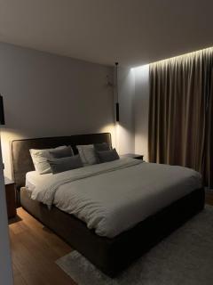 Urban21 Luxury 2 Bedroom Apartment - 8