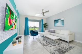 3161-205RF STOREY LAKE, CONDO 2/2 LAKE VIEW - 3