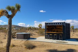 The Moasis 5 acre Modern w Pool Spa - 4